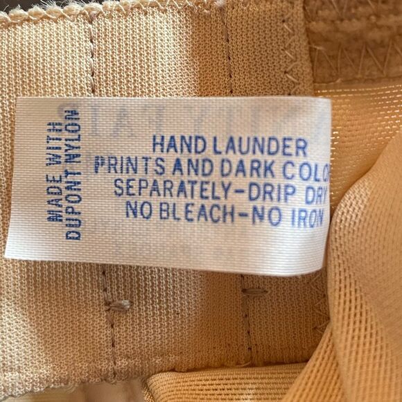 Vanity Fair Tan Floral Lacey Bra size 34A - Picture 4 of 4